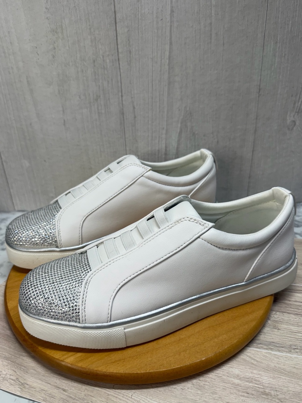 Bonnie Slip-On Sneaker Reaction Kenneth Cole Round rhinestone toe 
Size 8 white